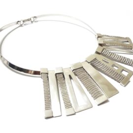 COLLAR DE PLATA DE 950 CON HILOS DEL MISMO METAL TEJIDOS EN TELAR