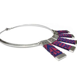 Collar de plata 950 con hilos de algodón tejidos en telar. Mistral