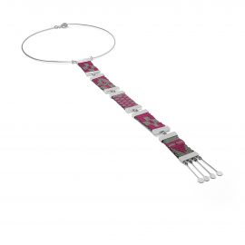 Collar de plata de 950 con finas huinchas de hilo tejidas en telar. Rebeca